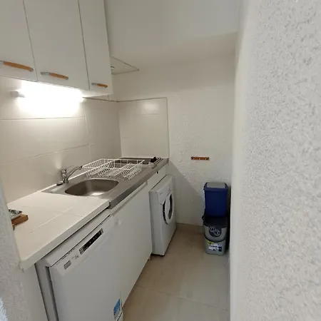 3cpf29 Avec Jardinet Et Parking, Proche Centre-ville *