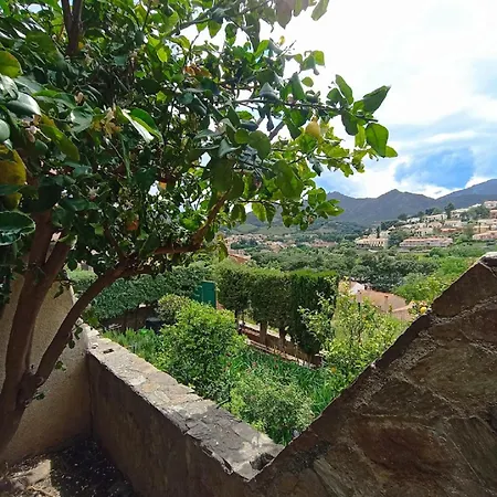 3cpf29 Avec Jardinet Et Parking, Proche Centre-ville דירה *