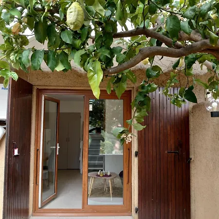 3cpf29 Avec Jardinet Et Parking, Proche Centre-ville *